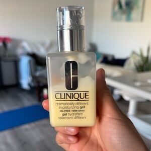 Clinique dramatically different moisturizing gel